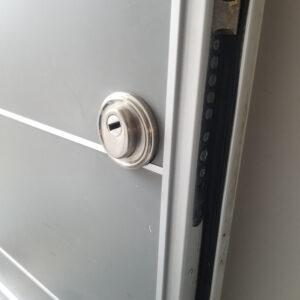High security lock on metalic door